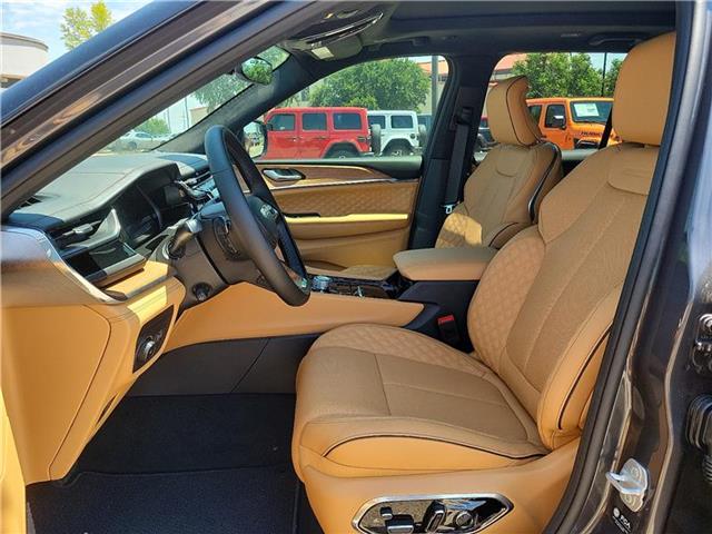 new 2025 Jeep Grand Cherokee car