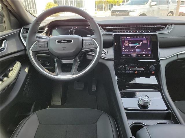 new 2025 Jeep Grand Cherokee L car