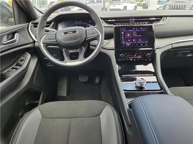 new 2025 Jeep Grand Cherokee L car