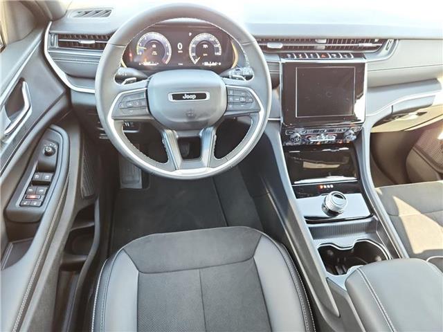 new 2025 Jeep Grand Cherokee L car