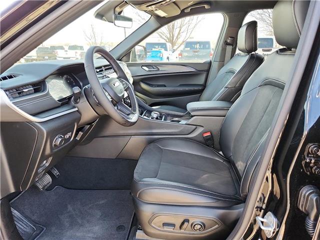 new 2025 Jeep Grand Cherokee L car