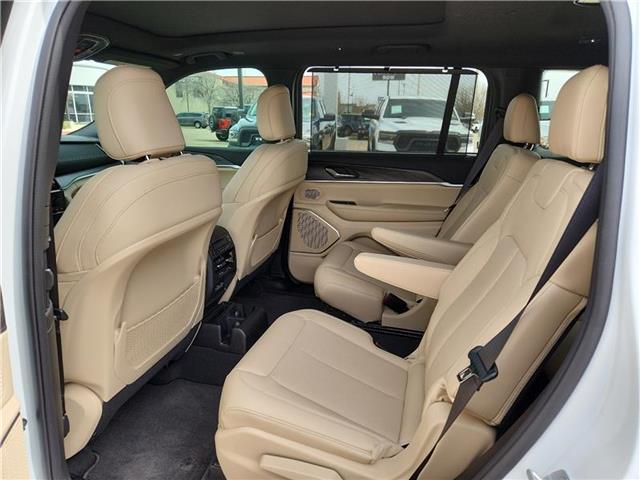 new 2025 Jeep Grand Cherokee L car