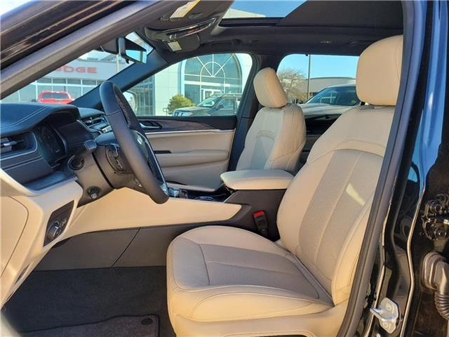 new 2025 Jeep Grand Cherokee L car