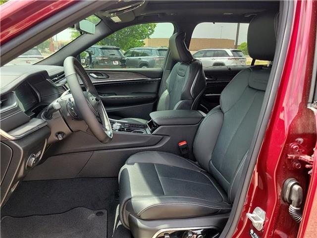 new 2025 Jeep Grand Cherokee L car