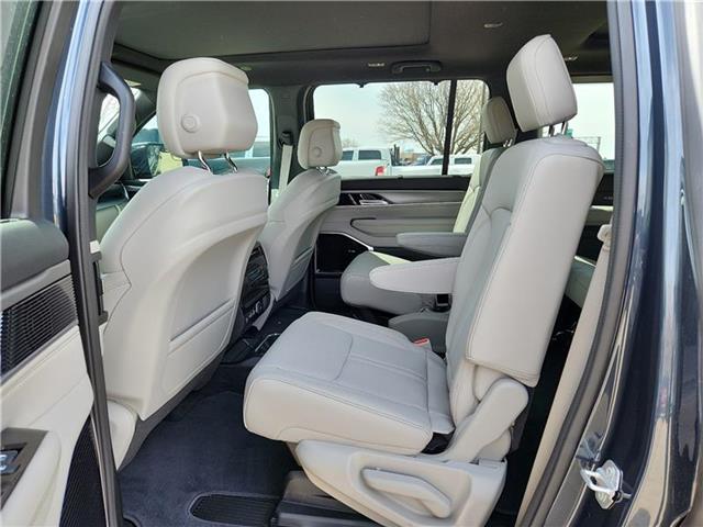 new 2025 Jeep Wagoneer car