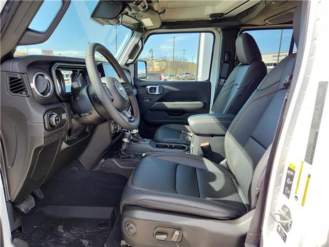 new 2025 Jeep Gladiator car