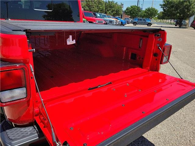 new 2025 Jeep Gladiator car