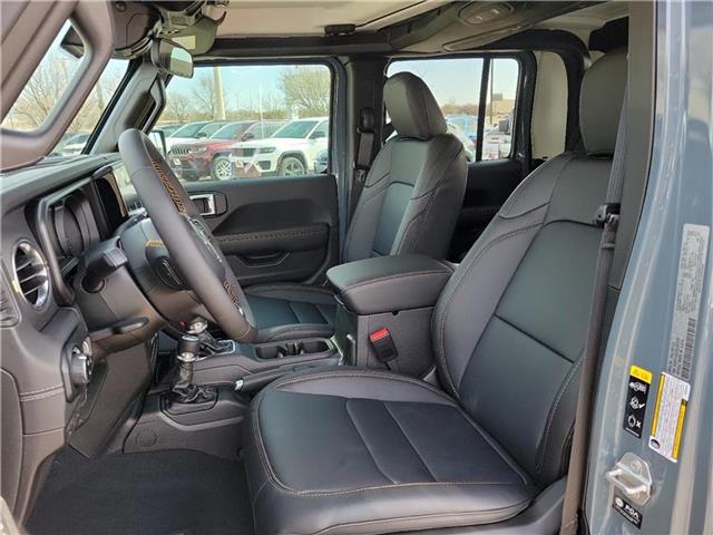 new 2025 Jeep Gladiator car