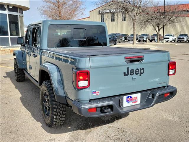 new 2025 Jeep Gladiator car