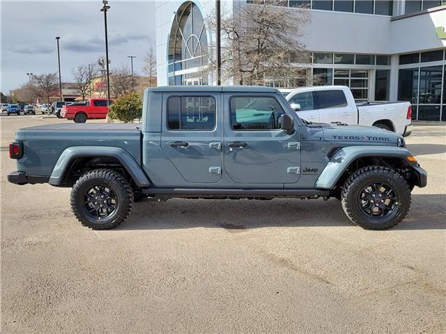 new 2025 Jeep Gladiator car