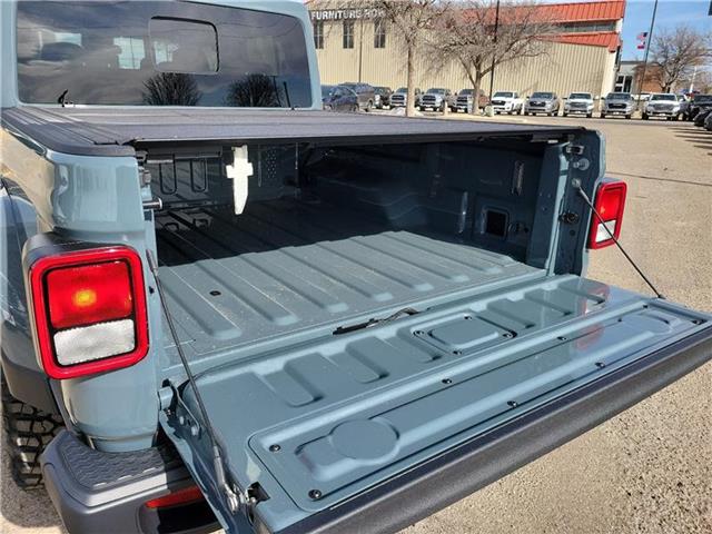 new 2025 Jeep Gladiator car