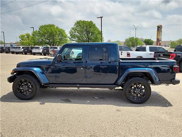 new 2025 Jeep Gladiator car