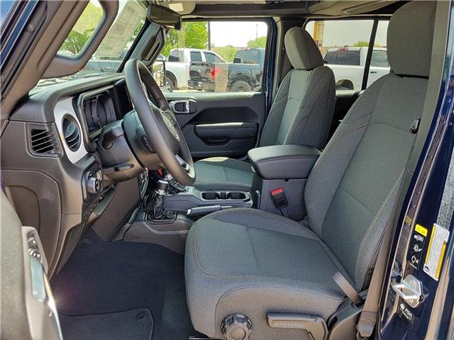 new 2025 Jeep Gladiator car