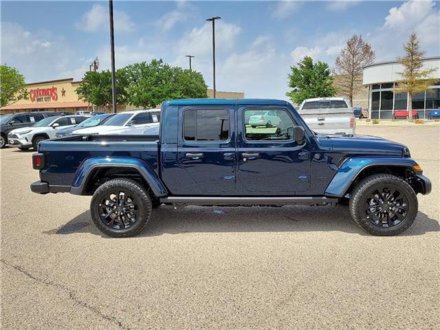 new 2025 Jeep Gladiator car