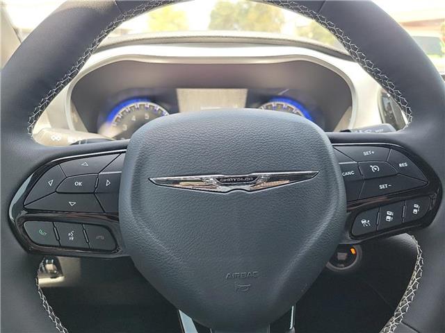 new 2025 Chrysler Pacifica car