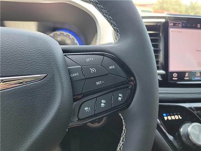 new 2025 Chrysler Pacifica car