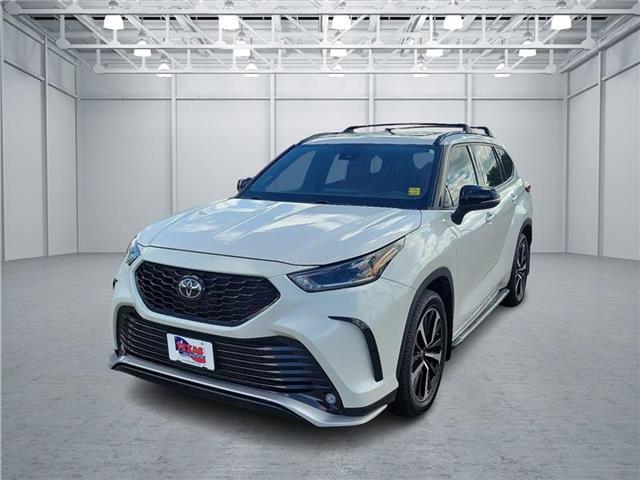 used 2021 Toyota Highlander car, priced at $37,995