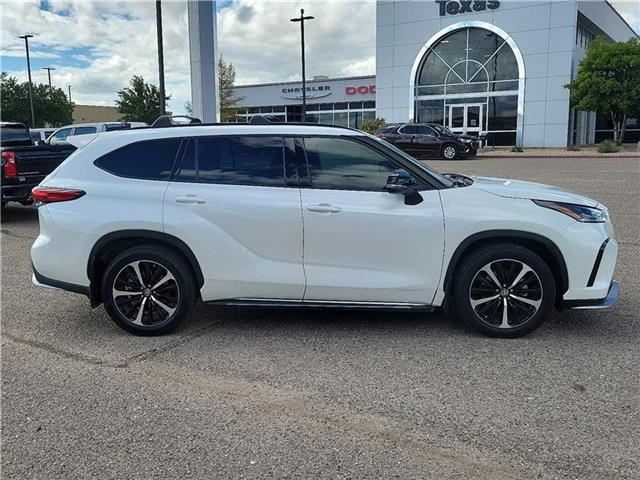 used 2021 Toyota Highlander car, priced at $37,995