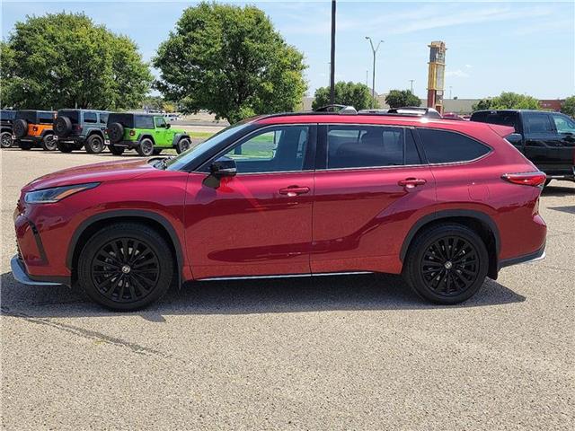 used 2023 Toyota Highlander car, priced at $39,995