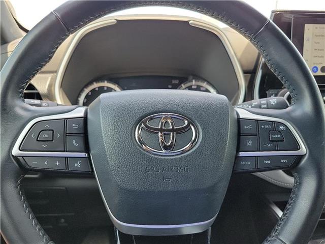 used 2023 Toyota Highlander car, priced at $39,995