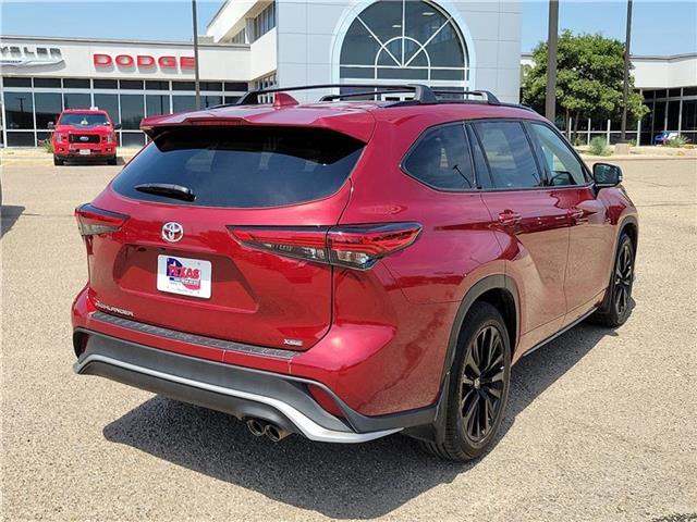used 2023 Toyota Highlander car, priced at $39,995
