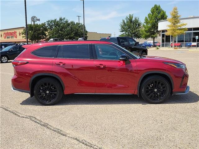 used 2023 Toyota Highlander car, priced at $39,995