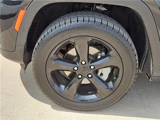 used 2023 Jeep Grand Cherokee car, priced at $32,981