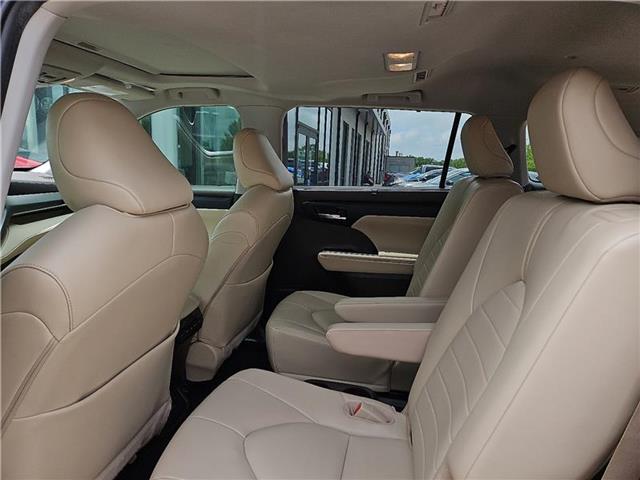 used 2022 Toyota Highlander car, priced at $33,981