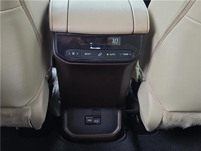 used 2022 Toyota Highlander car, priced at $33,981