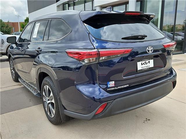 used 2022 Toyota Highlander car, priced at $33,981