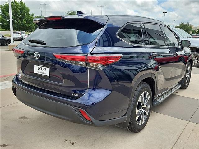 used 2022 Toyota Highlander car, priced at $33,981