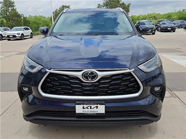 used 2022 Toyota Highlander car, priced at $33,981