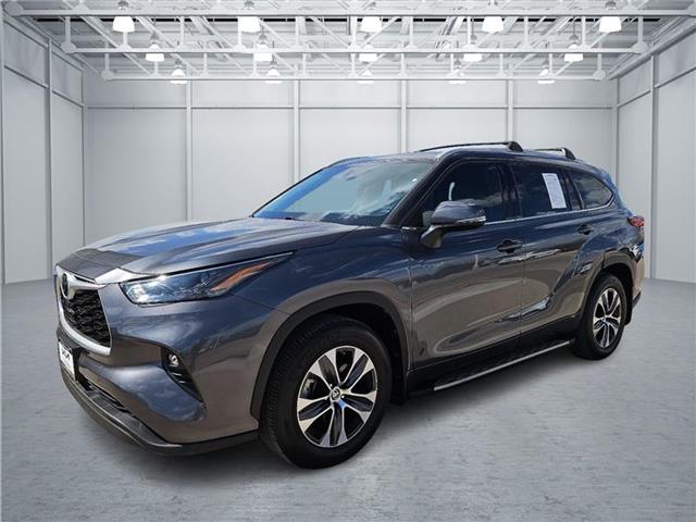 used 2022 Toyota Highlander car, priced at $36,981