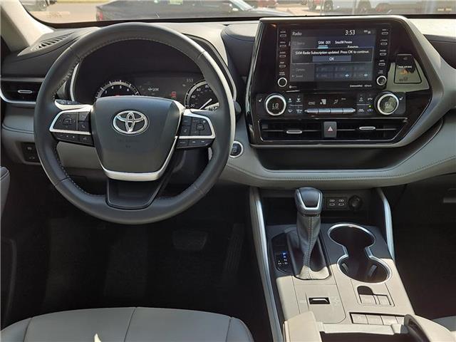 used 2022 Toyota Highlander car, priced at $36,981