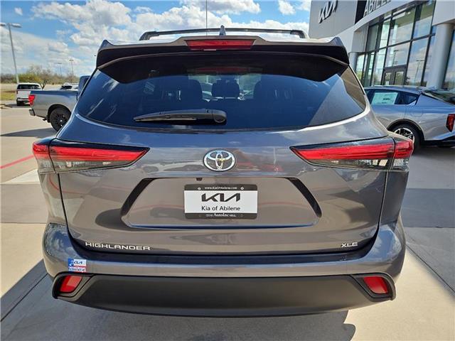 used 2022 Toyota Highlander car, priced at $36,981