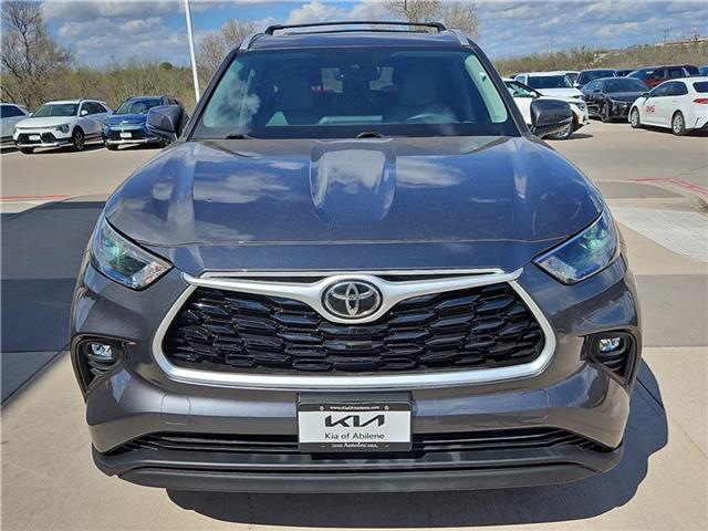 used 2022 Toyota Highlander car, priced at $36,981