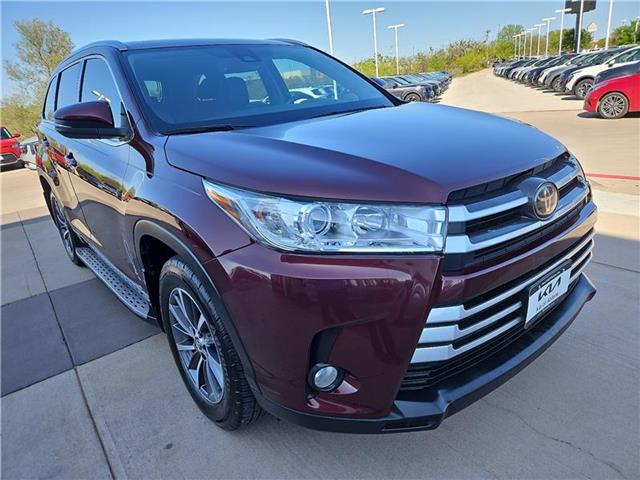 used 2018 Toyota Highlander car, priced at $23,981
