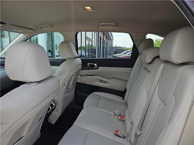used 2022 Kia Sorento car, priced at $26,981