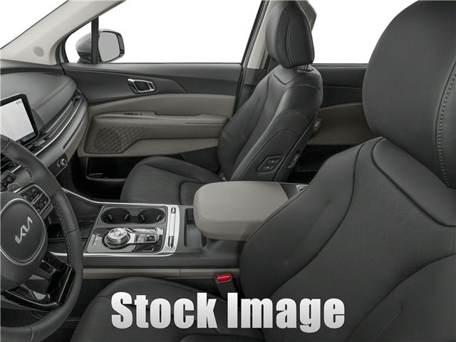 new 2025 Kia Carnival Hybrid car