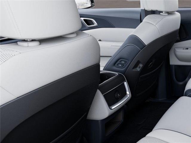 new 2025 Kia Carnival Hybrid car
