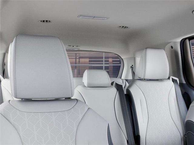 new 2025 Kia Carnival Hybrid car