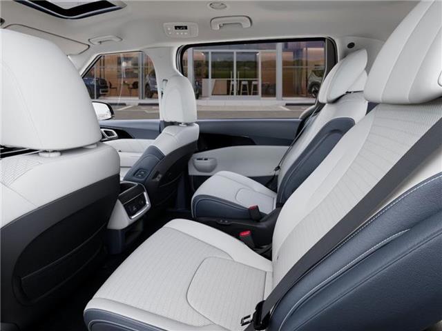new 2025 Kia Carnival car