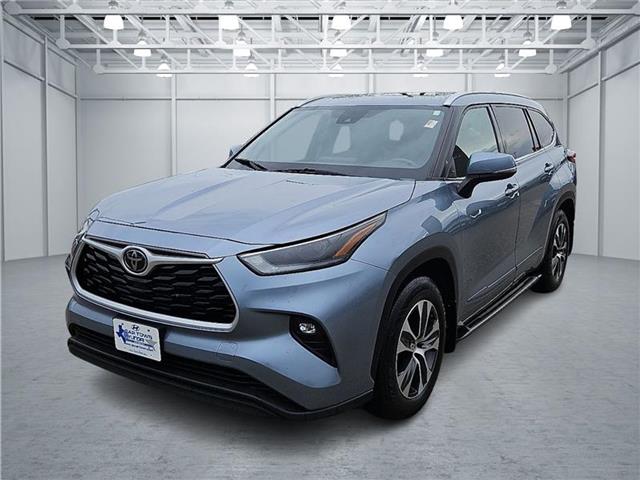 used 2021 Toyota Highlander car, priced at $28,636