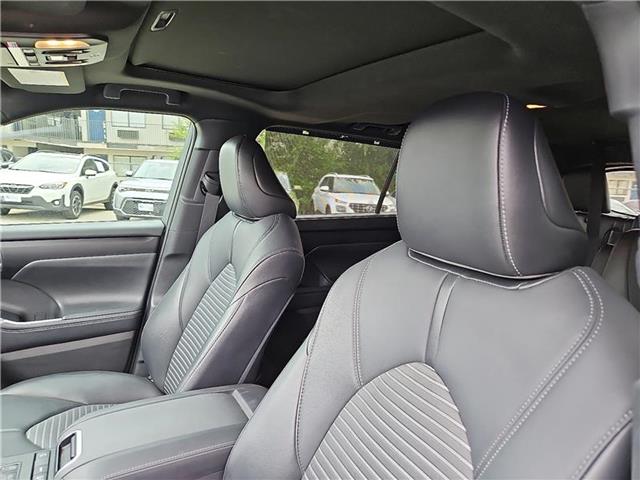 used 2021 Toyota Highlander car, priced at $31,428