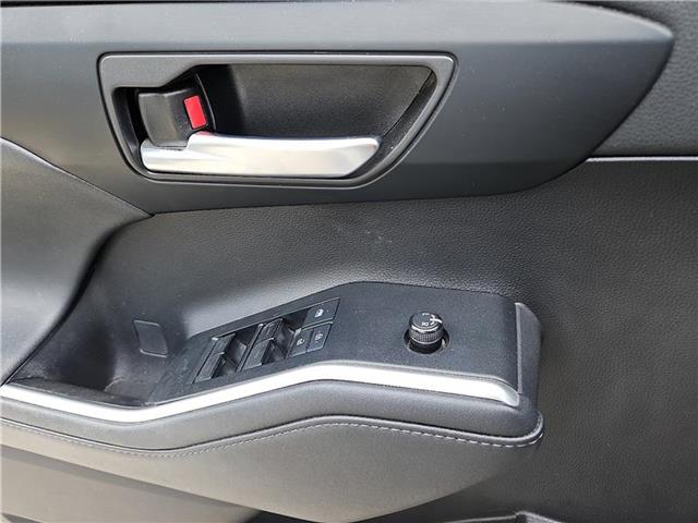used 2021 Toyota Highlander car, priced at $31,428