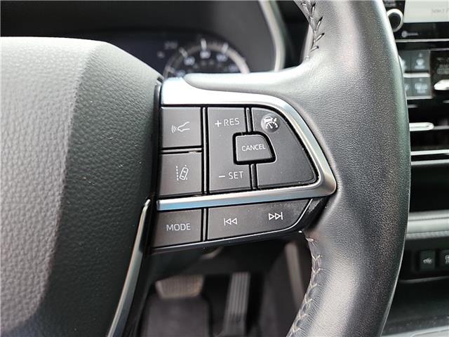 used 2021 Toyota Highlander car, priced at $31,428