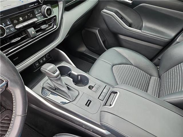 used 2021 Toyota Highlander car, priced at $31,428