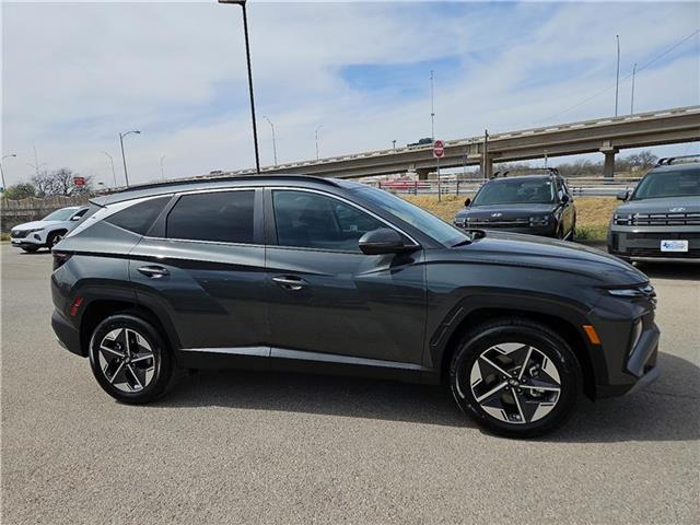 new 2025 Hyundai Tucson Hybrid car