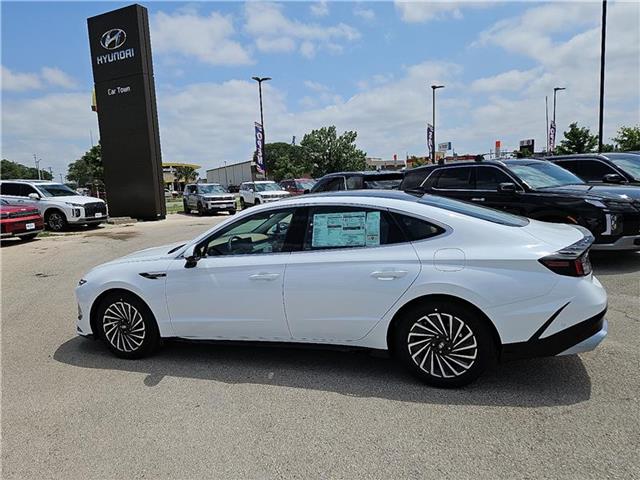 new 2025 Hyundai Sonata Hybrid car
