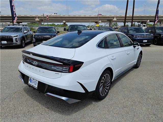 new 2025 Hyundai Sonata Hybrid car